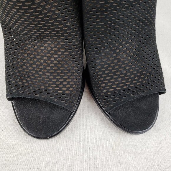 Vince Camuto Kensa Peep Toe Heeled Booties Black Perforated Low Side Size 11 - Picture 13 of 13